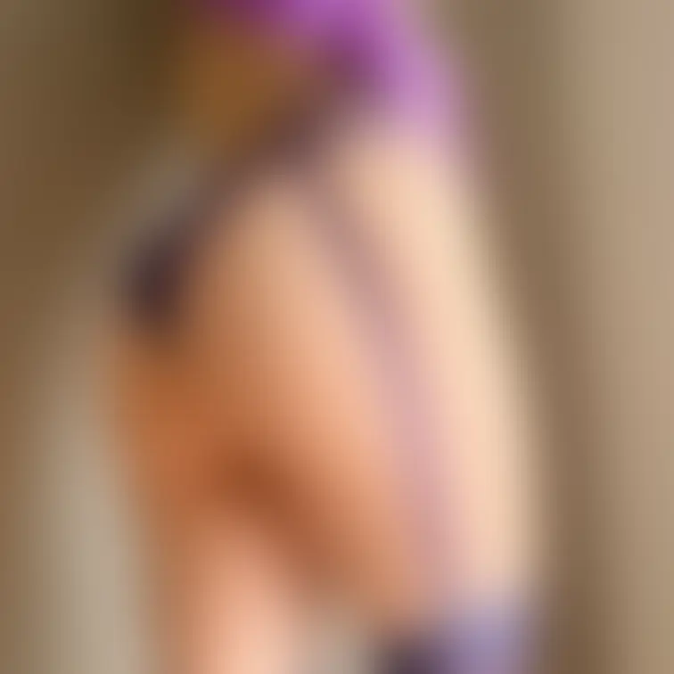 ちょっとセクシーな紫の下着です😘