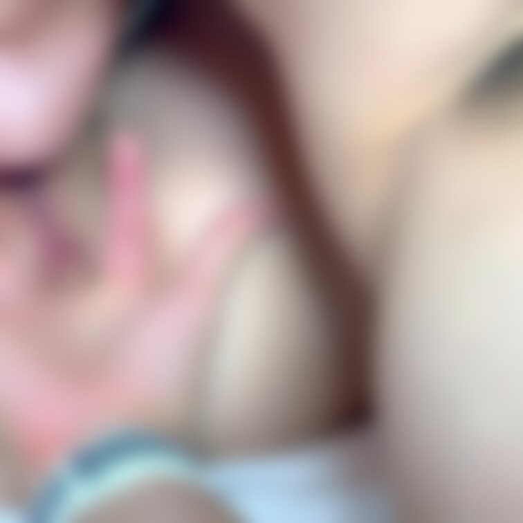 【無料】童貞をこ〇すセーターでSEX【クンニ】
痙攣しちゃうほどクンニで気持ちよくしてもらった動画です！
優しくGス