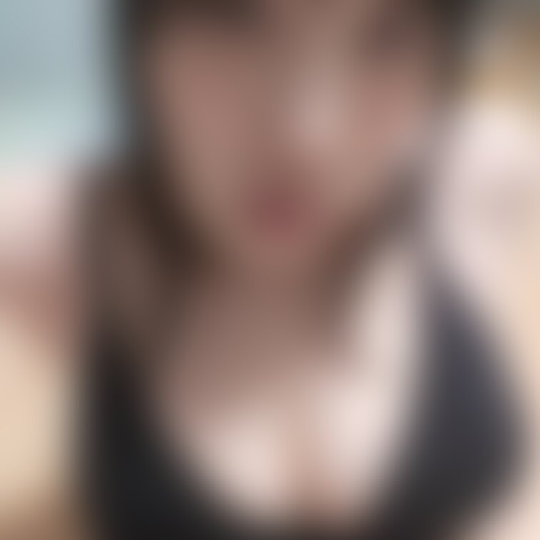 産後初のビキニ姿です。人妻ビキニ姿は似合いますか？
