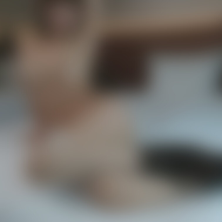 靴とタイツだけ履いてるの、ちょっとえっち？

この靴可愛くて気に入ってます🫶