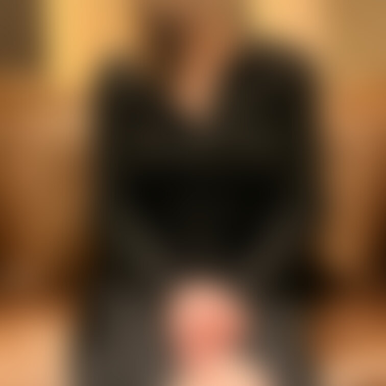 まもなく動画の公開予定です。

こちらの女性は...？
20代後半の彼氏待ちOLさんをお持ち帰りしてしまいました😄