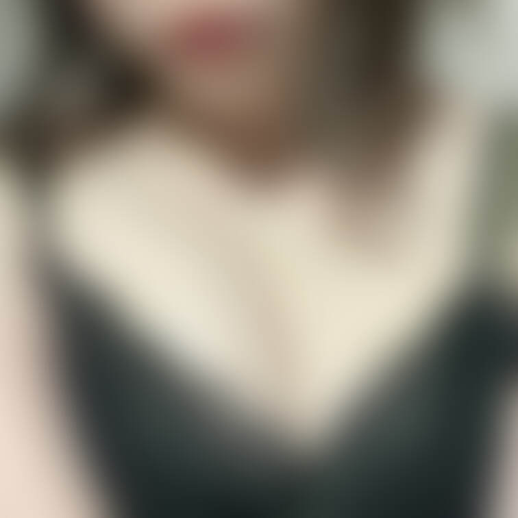 キャミソールってなんかえっちだよねぇ💕
ふわふわおっぱい好きですか☺️？

金曜日だ〜♩
あしたからお休み嬉しい