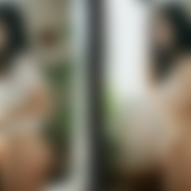 着衣と脱衣を並べた画像です。画像№604