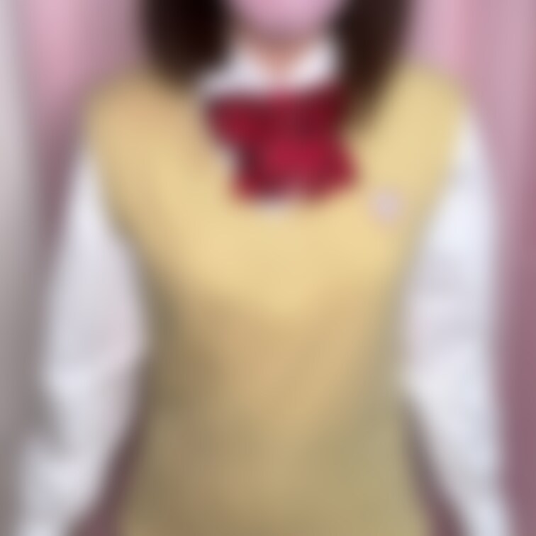 制服で、いっぱい揉んでみました😁