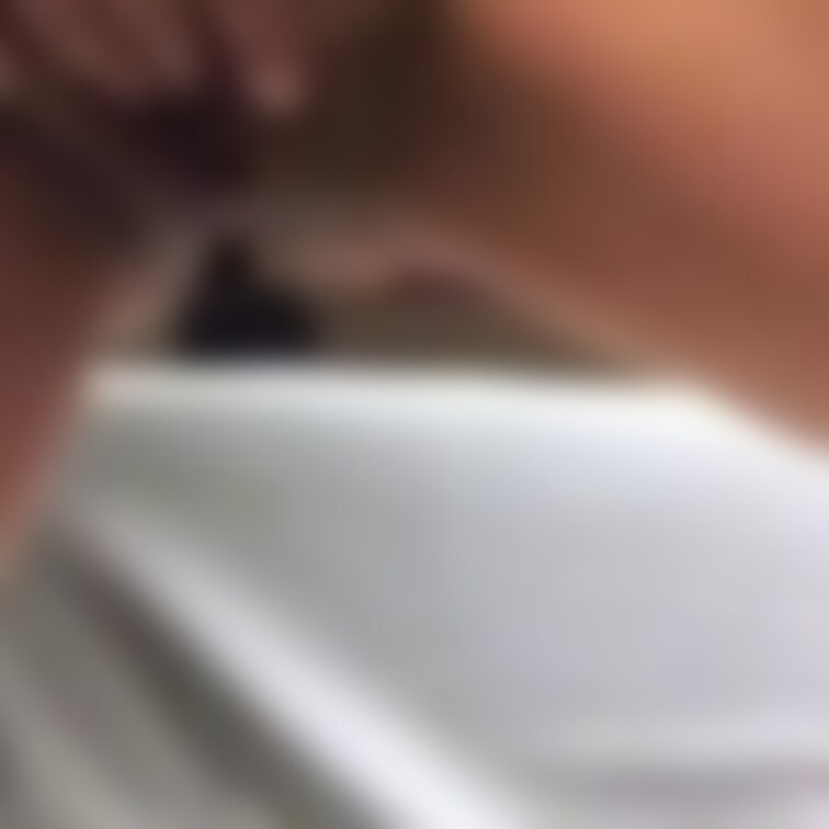 呼び出されてもオナニー💕
潮吹き音、聞いてほしいな〜💕