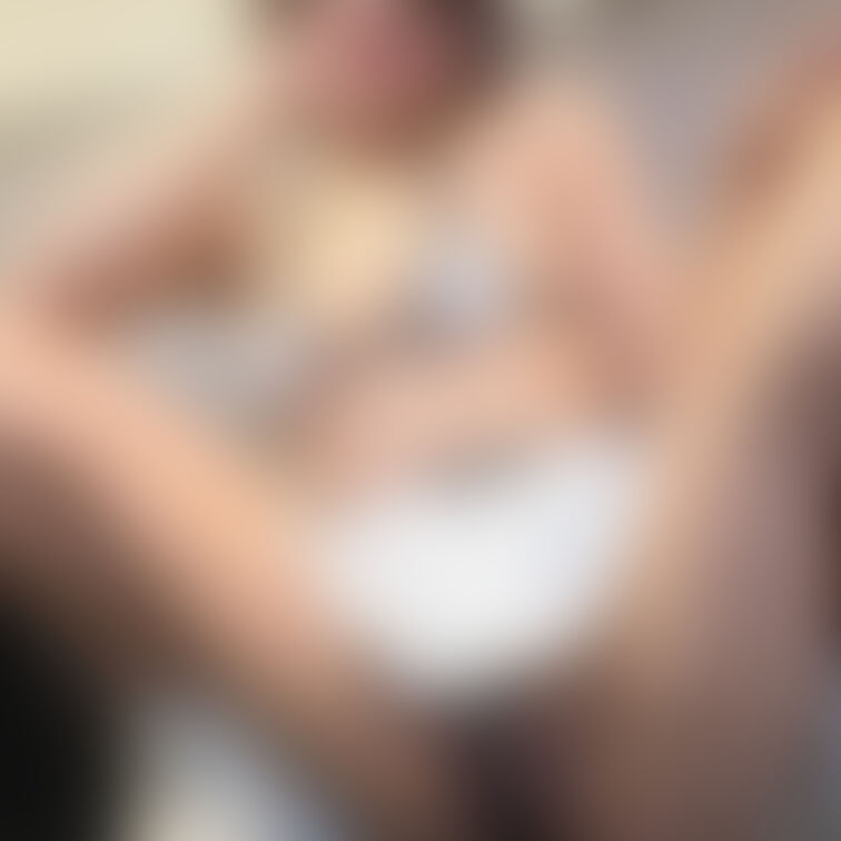 ほらぁ、、、
もっとぉ、、見たいんでしょ。。
でもぉ、、見るだけで、、良いのぉ。。。