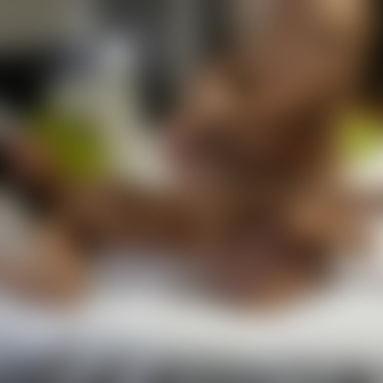 ＜本日の１枚＞
旦那の目の前でハメられて、エロい声で喘ぐ Yuri