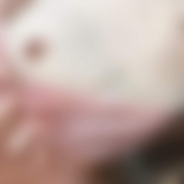 乳首見せちゃった🥺
敏感な大きめ乳首好きですか？