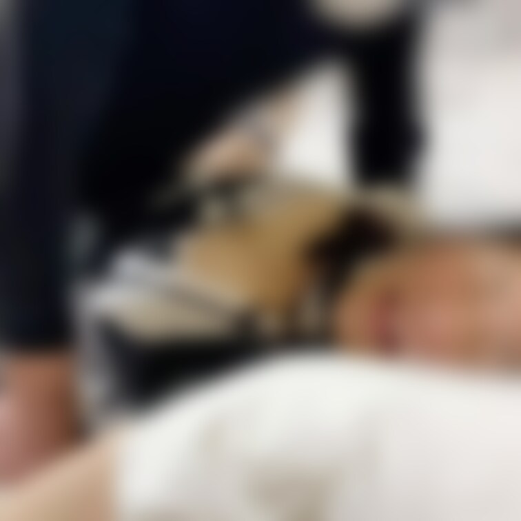 この単独さんのチンポはソリが強くてカリが高いので妻も他の他人棒とは違う反応が見れます。
寝取られ夫の私としても興奮の寝