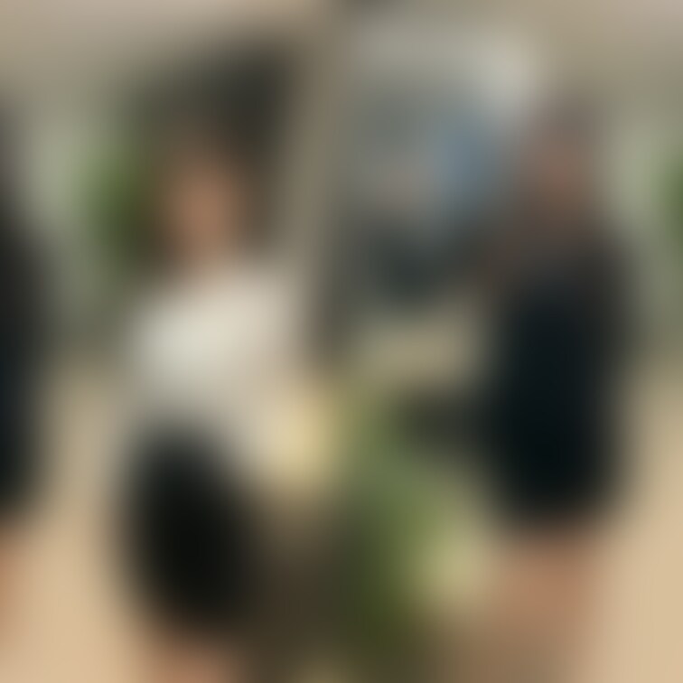 着衣と脱衣を並べた画像です。画像№867