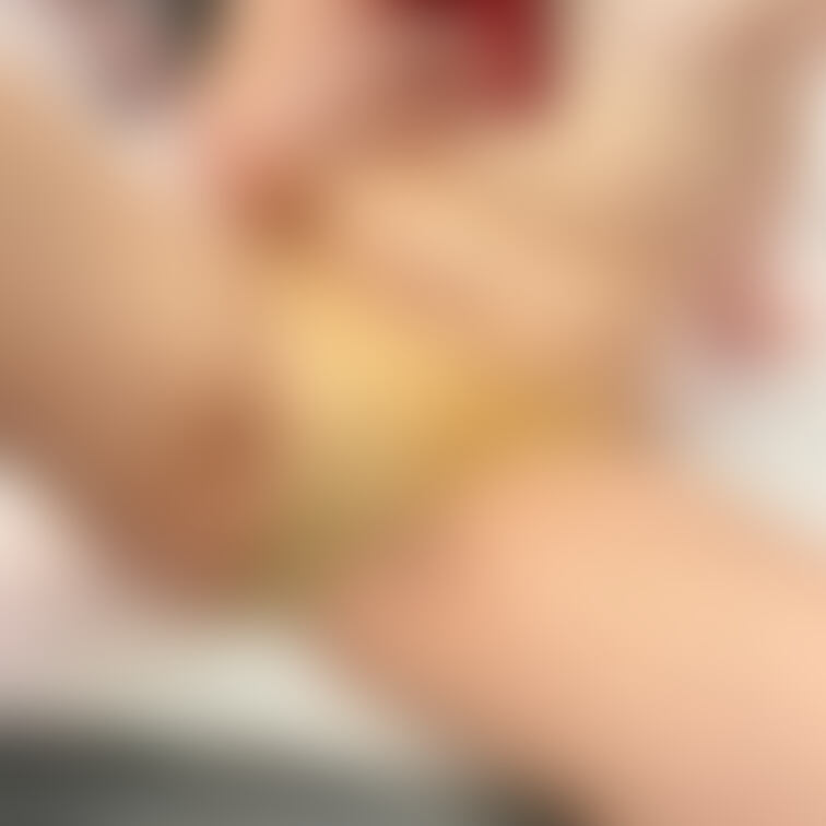 【肉便器妻応援プラン】自撮り②
開脚自撮りはいかがですか？