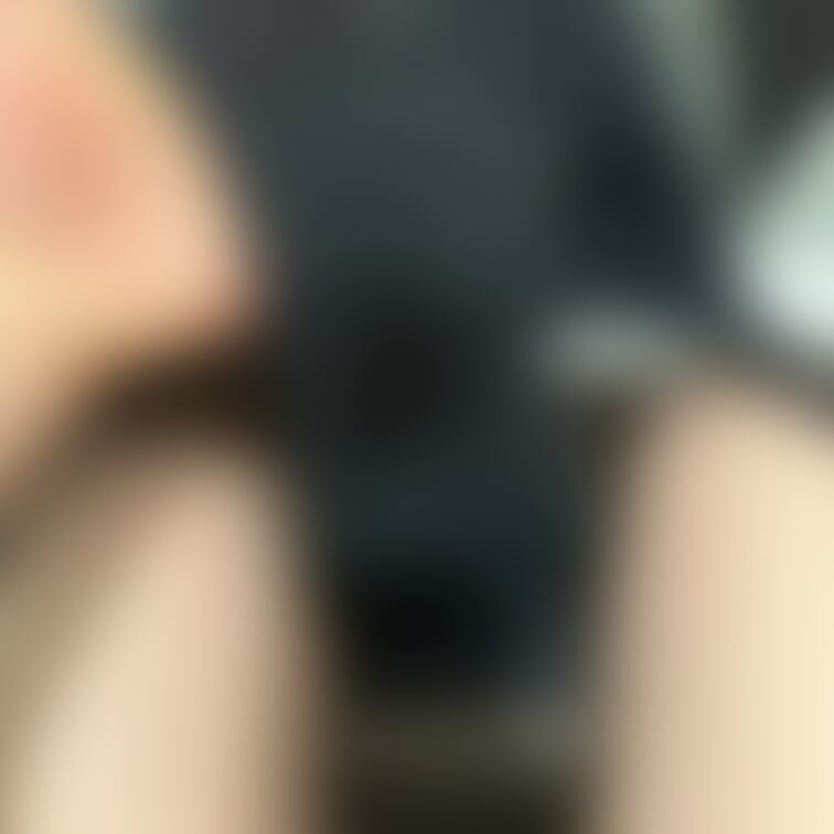 朝起きてパンツ見たらすごく濡れてた💦
夜エッチな夢見たからかな😳💕