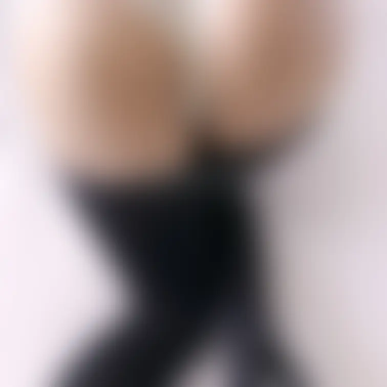 ハメられ待ちのおちり🍑
なまおちんぽください
どんな風に可愛がってくれるの？