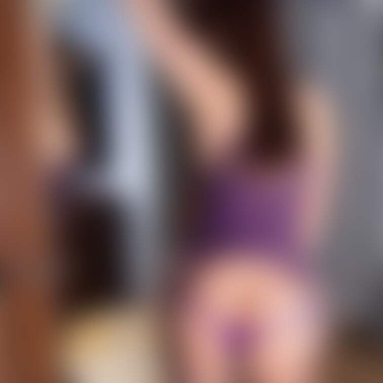 むっちり女に顔面騎乗されたい？
それとも脇に埋もれる？🤭