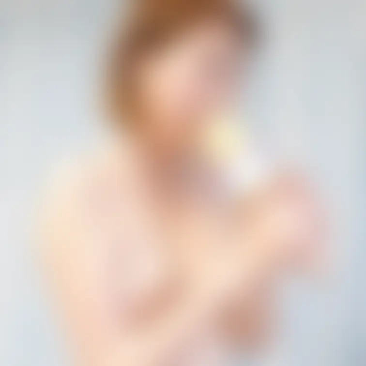 りりの全裸パーティー兼公開撮影での一枚。全裸でオリジナル曲歌ってもらいました。動画は近日公開。

ヌーディストりりa