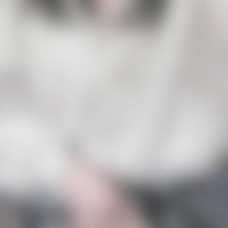 図書館で本読んで勉強してるけど、実はノーブラノーパンでおもちゃ入ってて、露出写真撮ってるなんて誰も想像できないよね