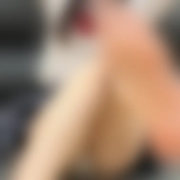 今日8/18(月)19時に
MyFansのえちえちプラン加入者限定で
ベッドで全裸になってオナニーしちゃった動画公開