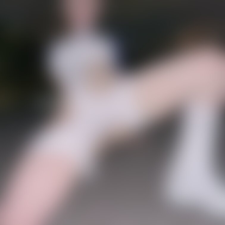 むちむちのお尻がはみ出してます...🥹💓
お散歩中に結構な人に見られて興奮してるきき👅

《いいね♡》が活動の励み