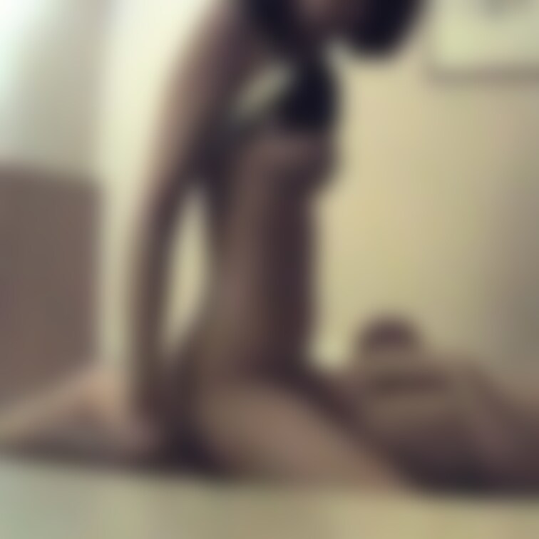 ○○○ユリちゃんと生ハメセックス第2段！

〇〇円くれるなら生で入れていいよ！って...

金額次第でおじさんで