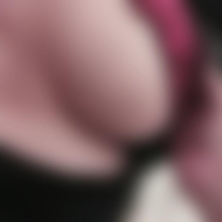 ベッドで横たわる巨乳OL
どんどん出されていく