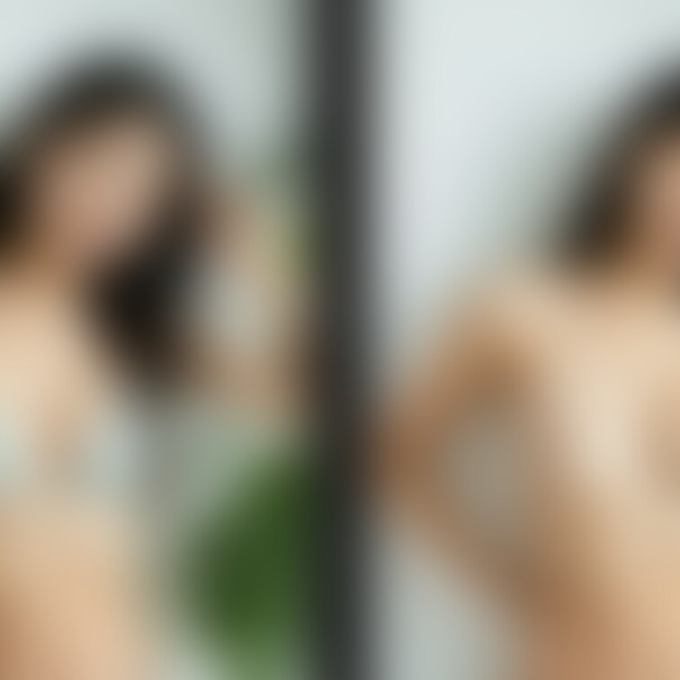 着衣と脱衣を並べた画像です。画像№786