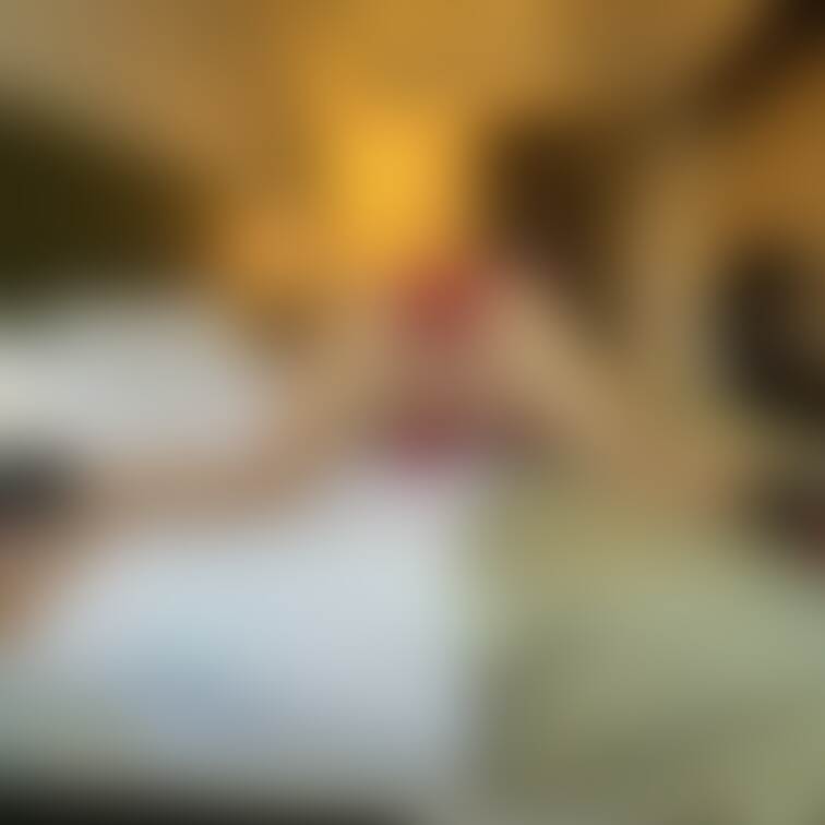 ほらぁぁ、、、見、、て、、、
愛揶のぉ、、オ◯ンコの、、中、、を。。。