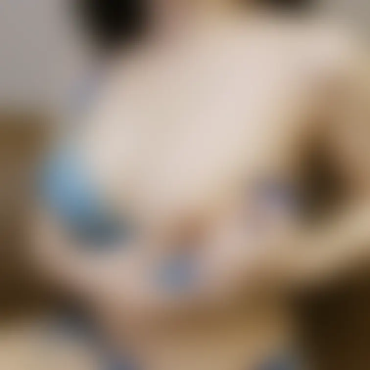 綾那の乳輪の色はちょっと薄めです☺️