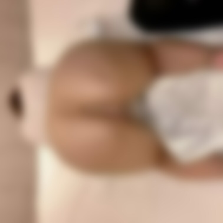 ベージュ食い込みTバック🍑✨
まんまんに食い込み過ぎでした💘