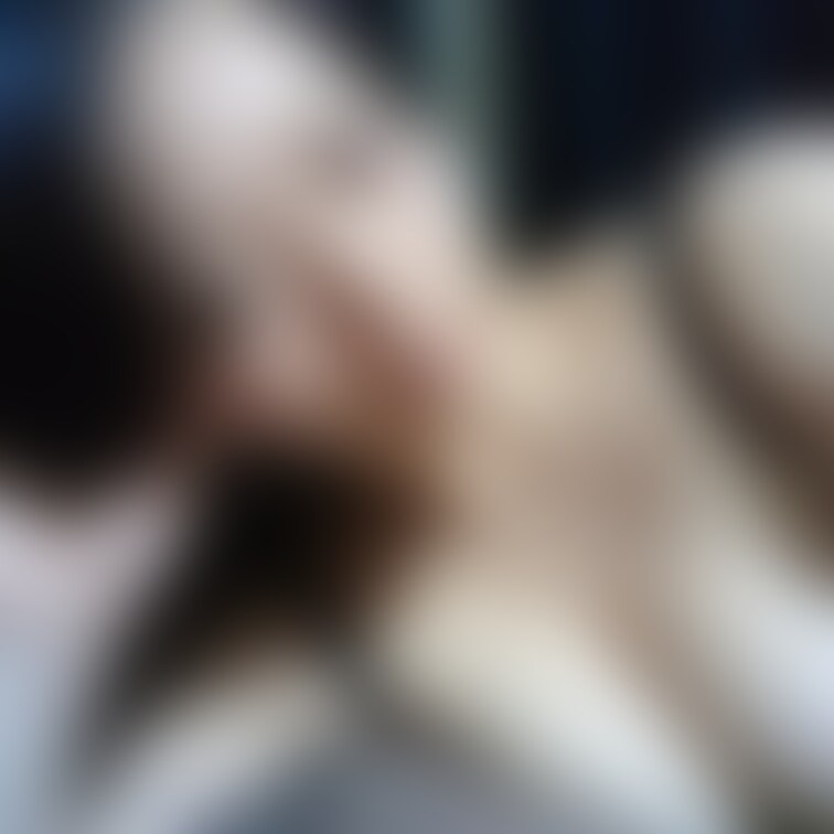 お仕事後の疲れたお顔ですが…
お○○○さんにご奉仕してくれるのは誰かしら？