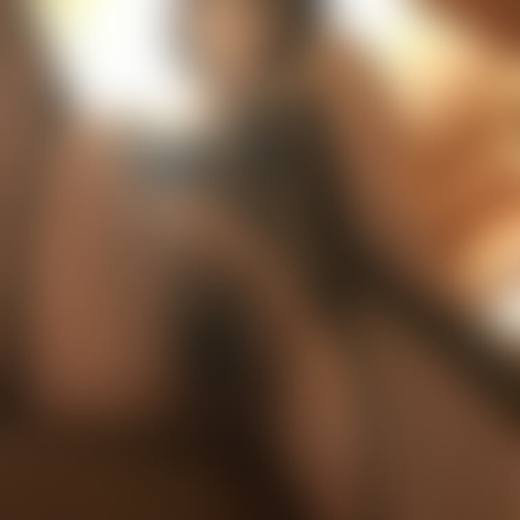 こんなに真っ黒の、、、
ayaの、、おまんこって、、
やっぱり、、エロいのかなぁ。。。