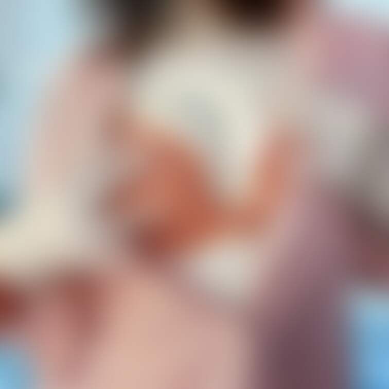 ネイルに合わせてブラも🧡