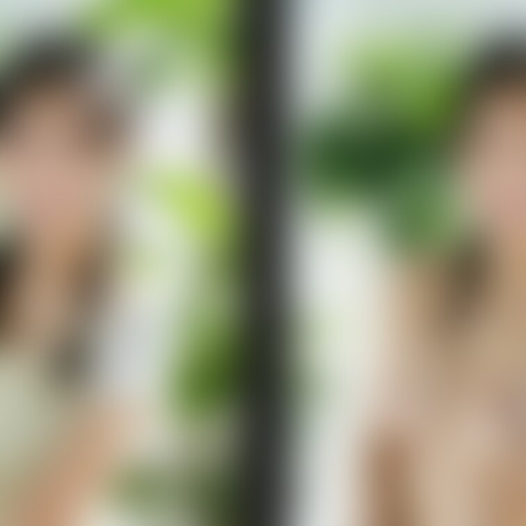着衣と脱衣を並べた画像です。画像№838