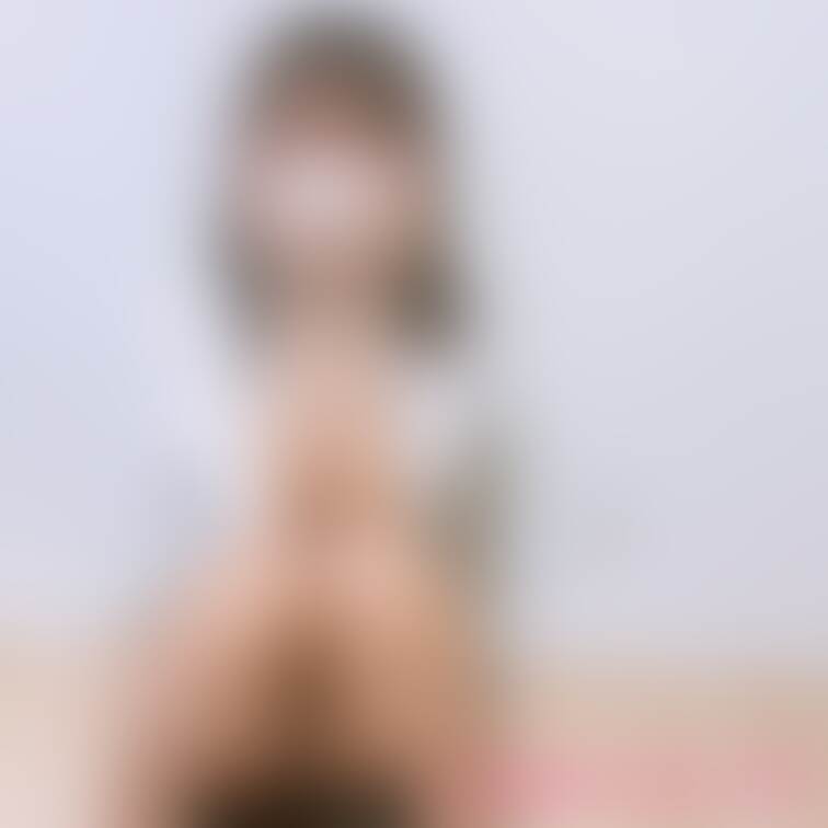 こんばんは、最近全然UPしてなくごめんなさい🙇‍♀️スーツで写真とりました🥺どうですか？？