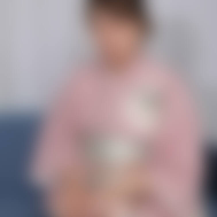 #002 NATSUMI 「和服で鼻フック＆アへ顔」

NATSUMIさんの和服シリーズ続編。こちらは顔フェチさん、