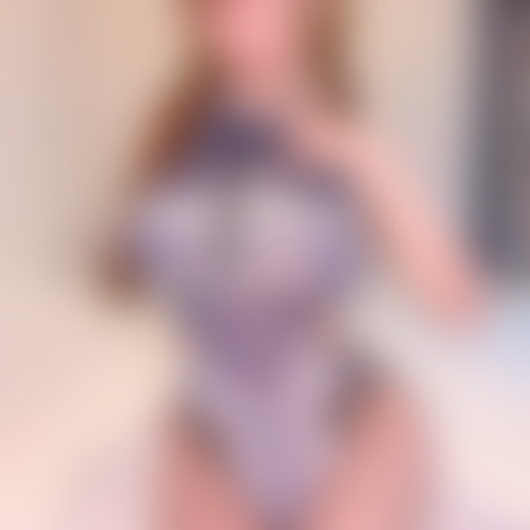 競泳水着着てみました♡

色々はみ出る🥹

泳ぎ終わる頃には脱げてるんじゃないかな？笑



