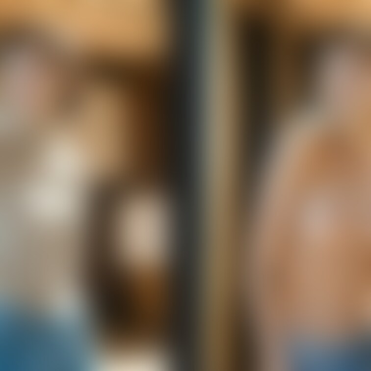 着衣と脱衣を並べた画像です。画像№1413
