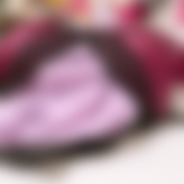 彼女がお風呂に入っている時に撮った脱ぎたて下着