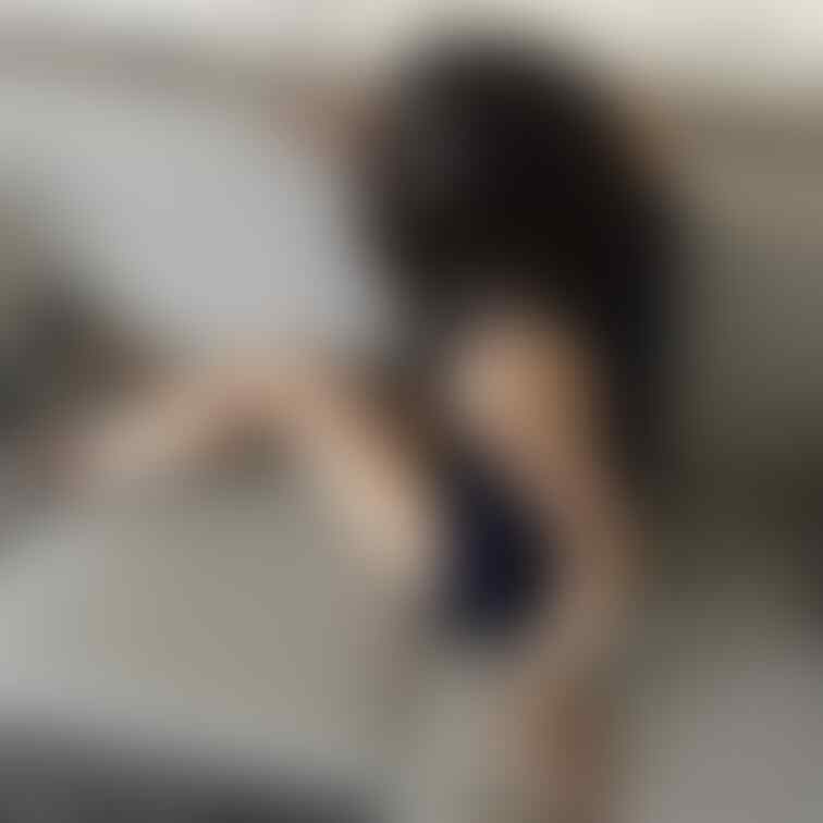 清楚ってのは、、
ちょっとぉ、、言い過ぎかなぁ、、、
このワンピもぉ、、結構、、セクシーですよね。。。