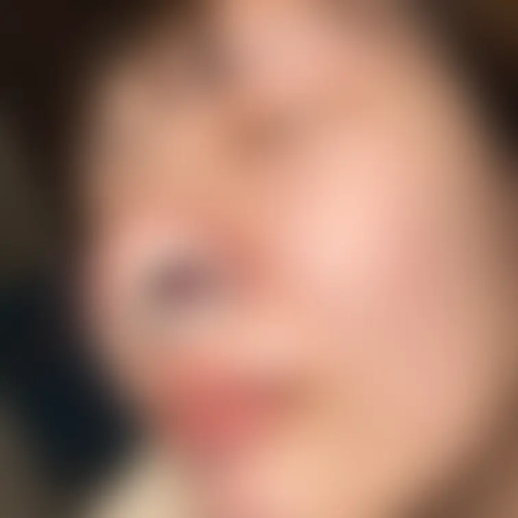 鼻の穴の拡張です。
普段セプタムに入れてるものを鼻の穴に展開してみました。
アップするかかなり悩んだ写真です。
