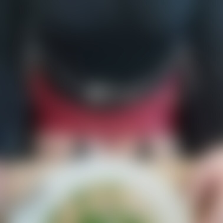 太もも露出