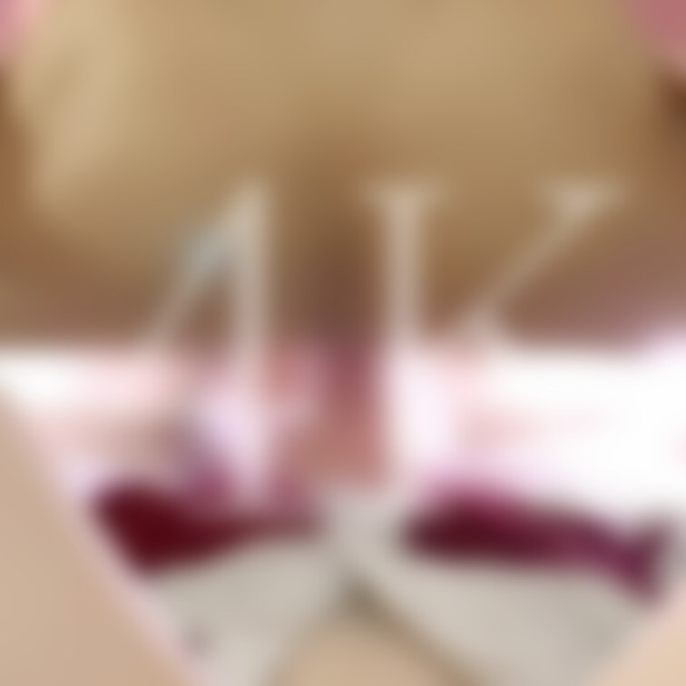 【後方視点Part1】ルームウェアでフェラ抜き【4K/60fps】
オナホみたいに口を使われながら乳首責めで射精サポー