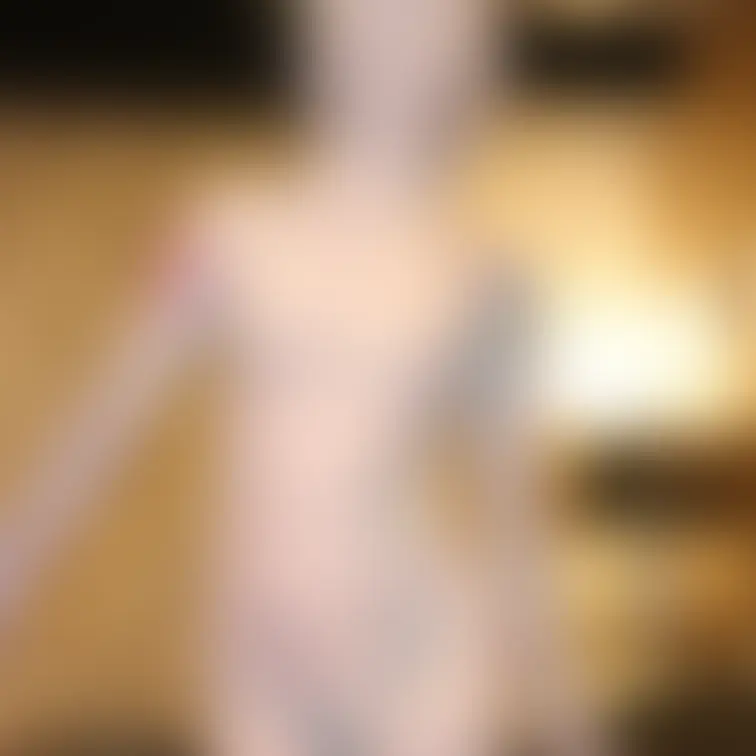 【金髪美女のペイントメッシー】
可愛い女の子がノリノリでペイントメッシーに挑戦してくれました!初めから白いペイントを