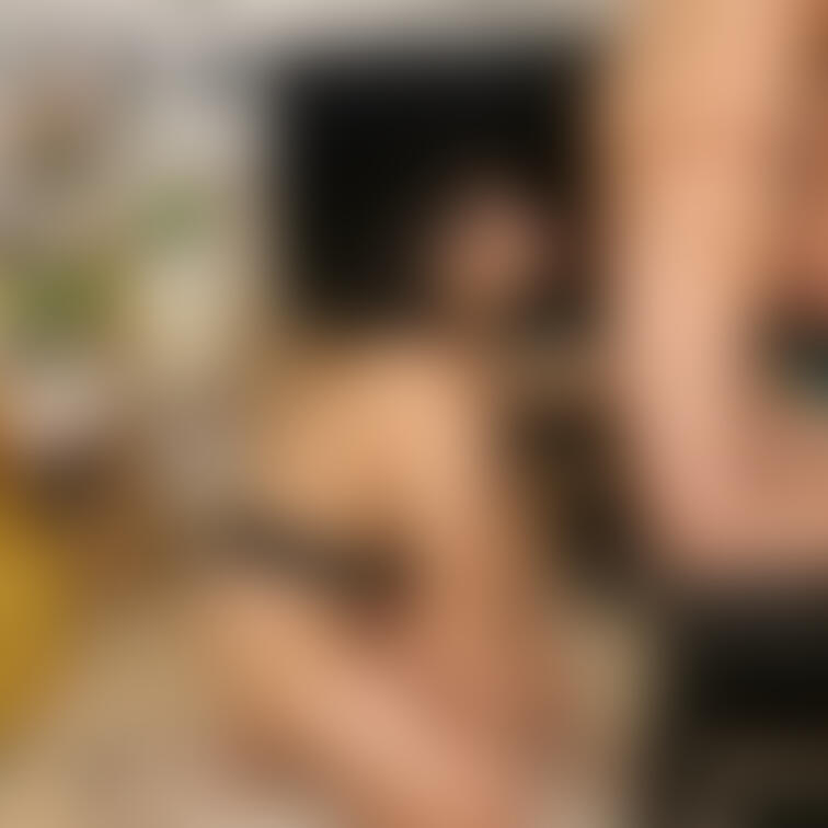 【Premium model】#023_佐々木優衣 
「ド変態佐々木ちゃんのガニ股ピース(#^.^#)」（21/26ペ
