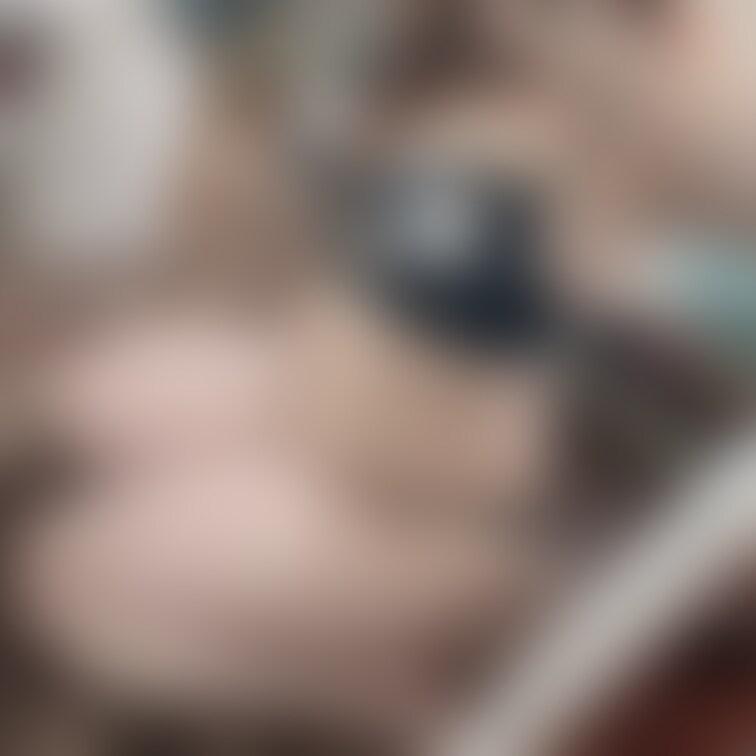 お腹モッチもちで気持ちいいから、好きにしてね？🤍
枕にしてもいいよ？