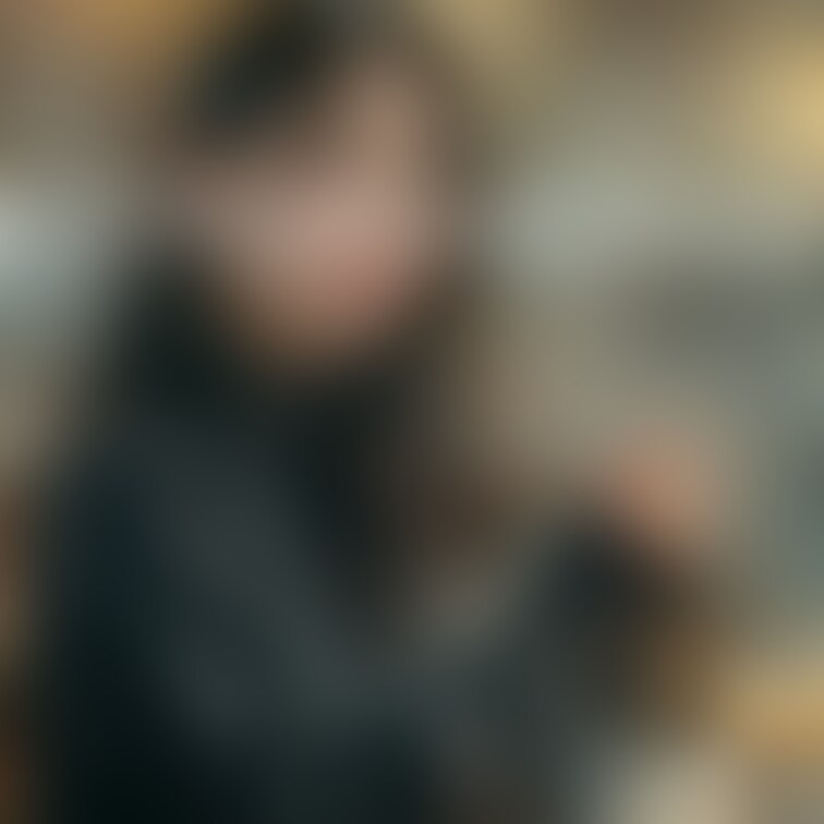 知人（T）から送られてきた写真。

普通のスナップですが。

私がトイレで席を外している時に撮ったらしいです。