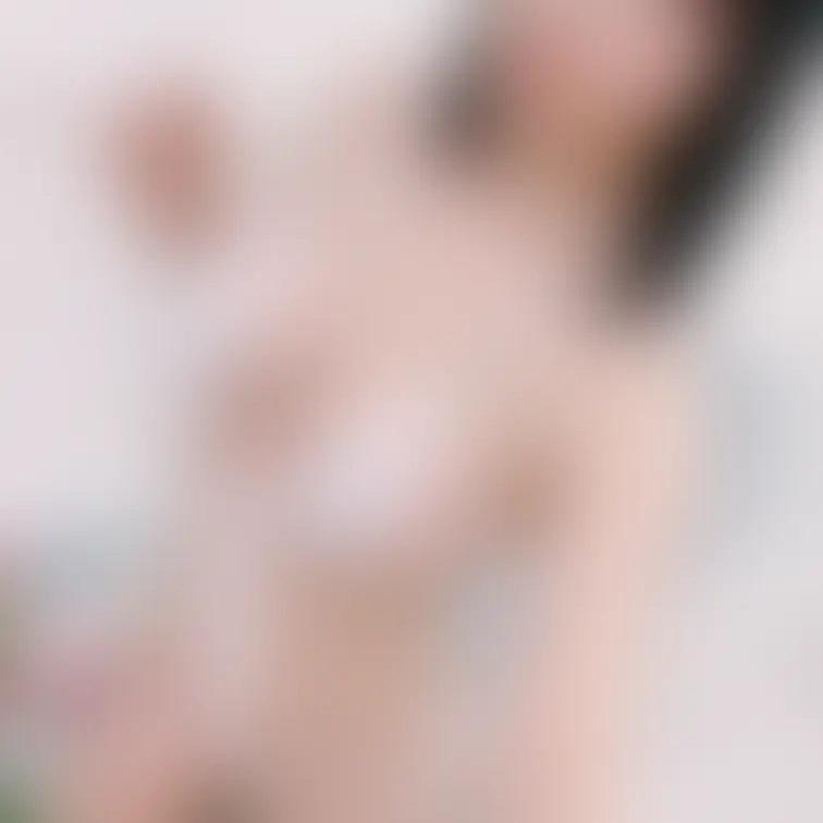 右上の「いいね」と「保存」押してから見てくれると嬉しいです🤍
普段出てないのに、おっぱいに血管がうっすら見えてる、