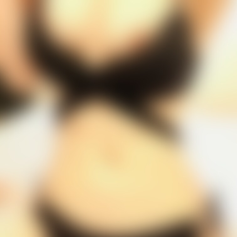 右上の「♡いいね」を押してか動画ら見ていただけると嬉しいです🥰
プールの中でえっちもよいよね
ジャグジーの所