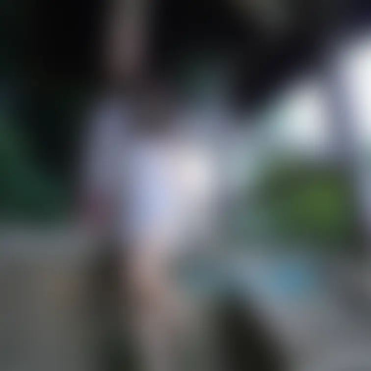 今日は除夜の鐘を突きますか?
それともバックで人妻Mのおまんこを突きますか?