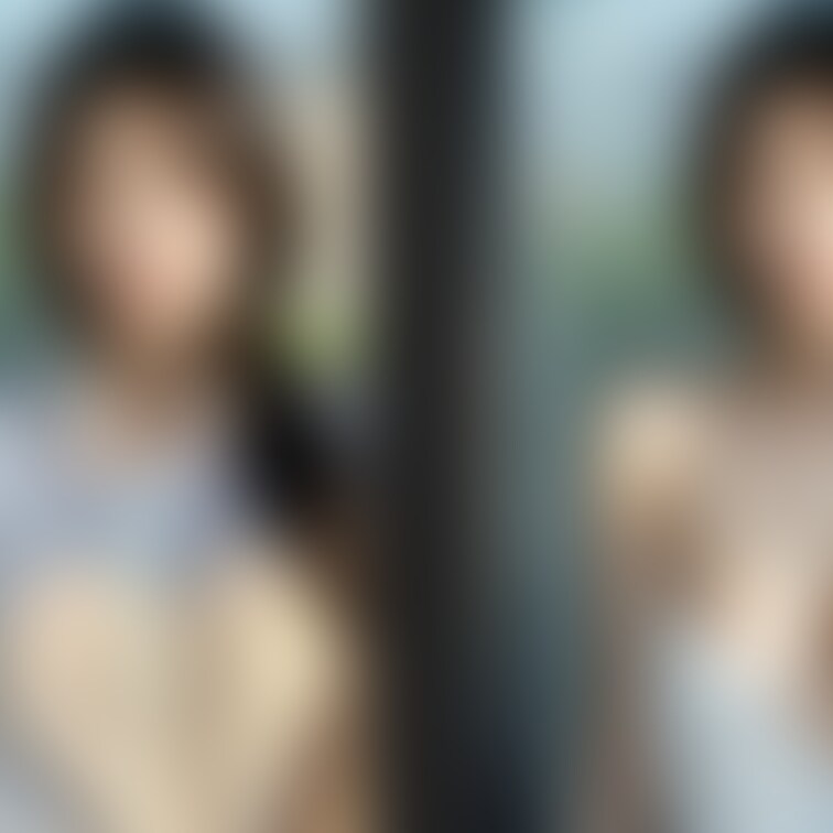 着衣と脱衣を並べた画像です。画像№238