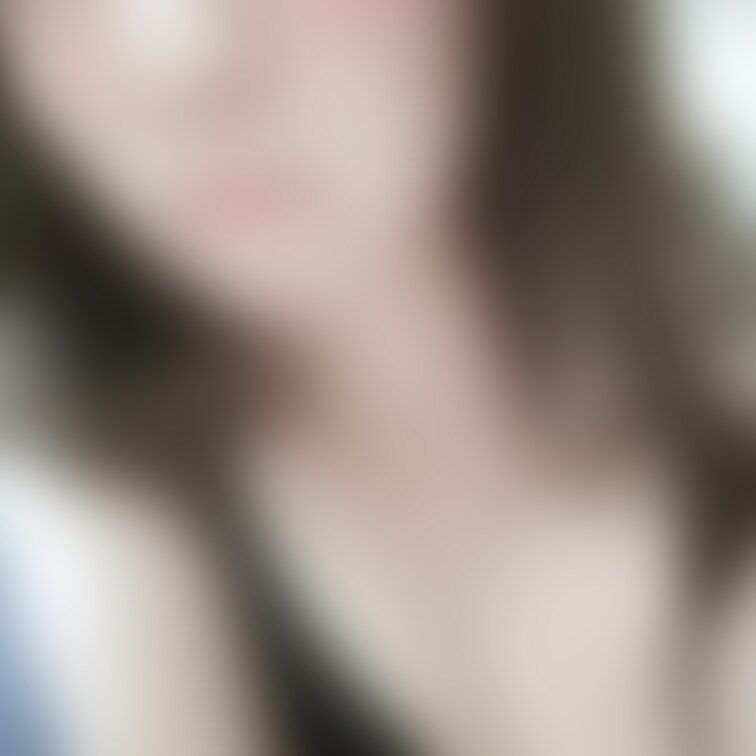 見上げてばかりの写真が多いので、見下ろしてみました❤️
おうちでリラックス…お昼寝しちゃう5秒前🤭